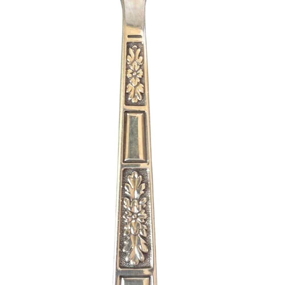 Reed & Barton Silver Plate Berry Spoon Shell Bowl Ornate Floral Handle Serving